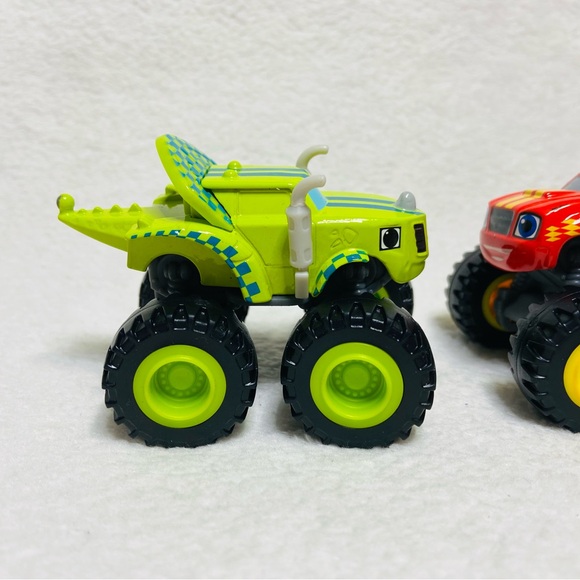 3” Blaze and the Monster Machines Diecast Trucks Zag + Blaze - Picture 2 of 11